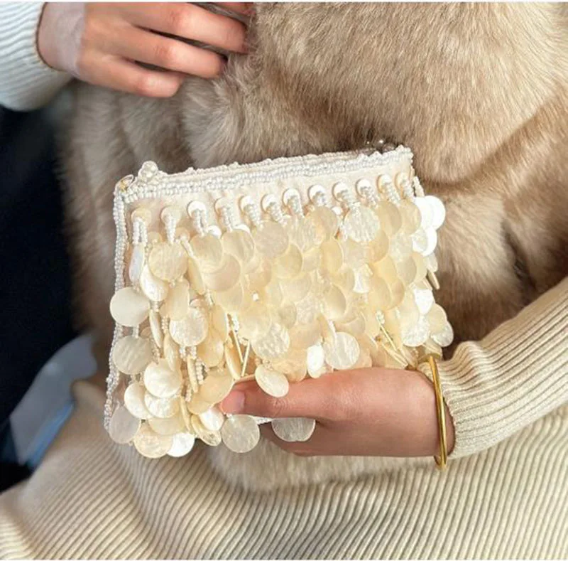 Luxury Designer Beach Bag Shell Beaded Clutch Purse Handmade Top Handle Bag Evening Handbag for Women Vacation
Luxury Designer Beach Bag Shell Beaded Clutch Purse Handmade Top Handle Bag Evening Handbag for Women Vacation