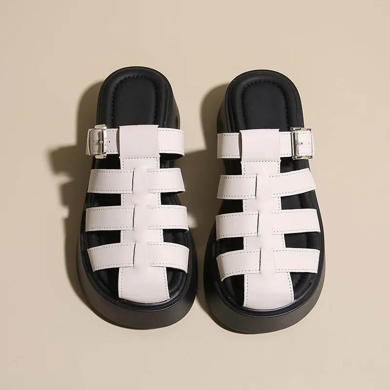 Baotou Slippers Summer New Round Head Deep Hollow Metal Buckle Waterproof Platform Anti-slip Wear-resistant Slope Heel Shoes
Baotou Slippers Summer New Round Head Deep Hollow Metal Buckle Waterproof Platform Anti-slip Wear-resistant Slope Heel Shoes