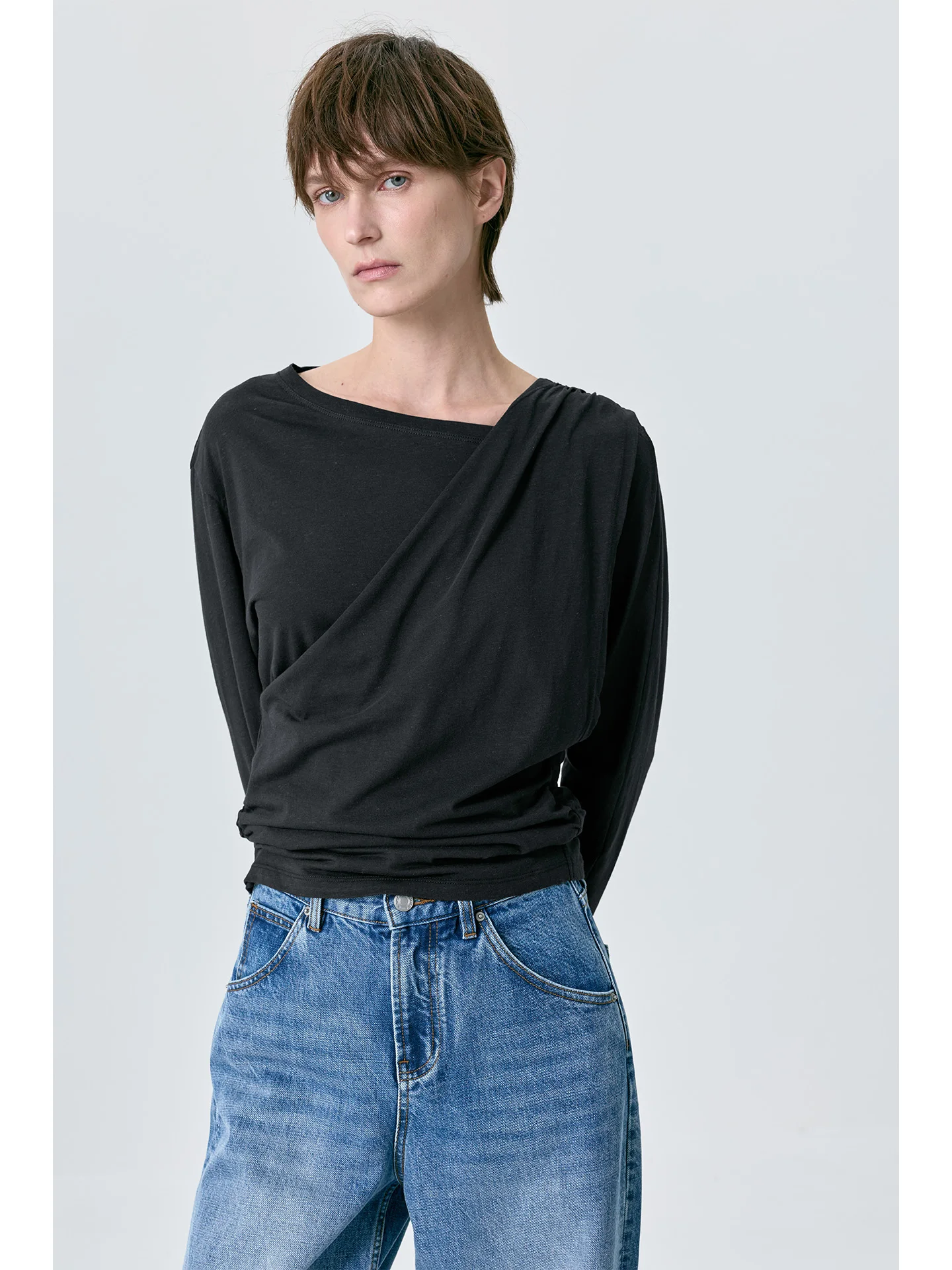 Модная асимметричная футболка с длинным рукавом для женщин, из лиоцелла и хлопка, весна 2026, свободный прямой крой
Модная асимметричная футболка с длинным рукавом для женщин, из лиоцелла и хлопка, весна 2026, свободный прямой крой