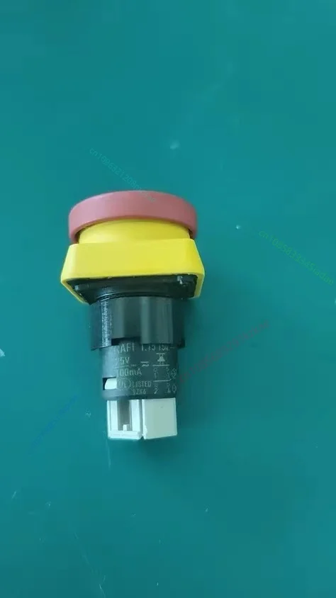 1 шт. новый оригинальный аварийный выключатель 1.15.154.016/0301
1 шт. новый оригинальный аварийный выключатель 1.15.154.016/0301