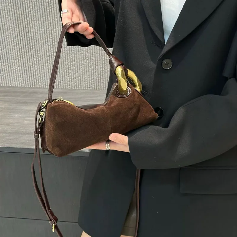 Fashionable New PU Suede Boston Pillow Bag Luxury Designer Women's Multifunctional Commuting British Sle Single Bag Dumpling Bag
Fashionable New PU Suede Boston Pillow Bag Luxury Designer Women's Multifunctional Commuting British Sle Single Bag Dumpling Bag