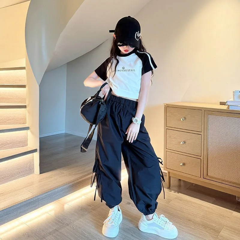 Spring New Girls Clothes Children Suit Teenager Striped Short Sleeve Top t-shirt + ankle-tied Cargo Pants 4 -15 Years
Spring New Girls Clothes Children Suit Teenager Striped Short Sleeve Top t-shirt + ankle-tied Cargo Pants 4 -15 Years
