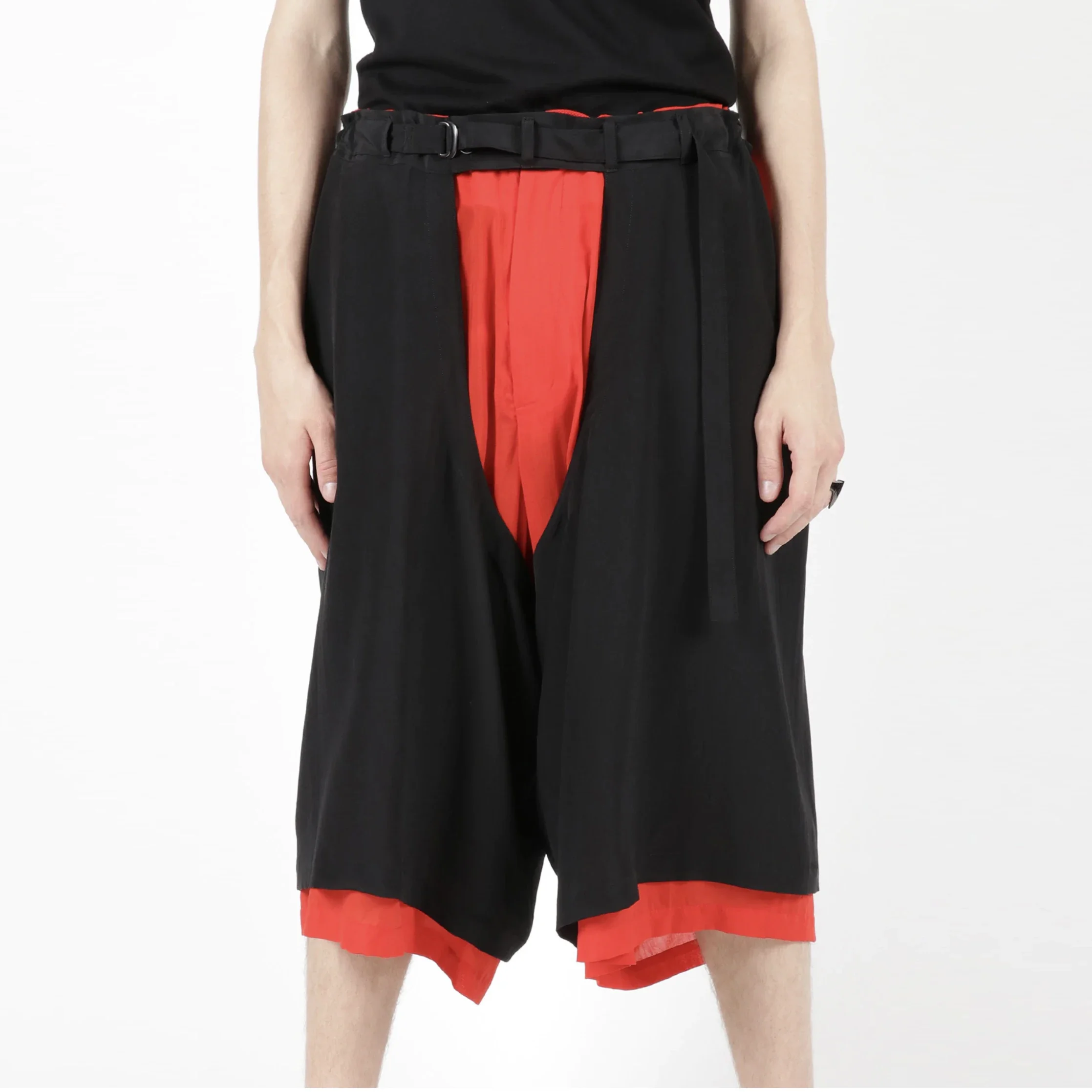 YOJI OOAK черно-красные шелковые шорты спереди и сзади два в пяти четвертей мужские большие шорты уличные модные пляжные брюки
YOJI OOAK черно-красные шелковые шорты спереди и сзади два в пяти четвертей мужские большие шорты уличные модные пляжные брюки