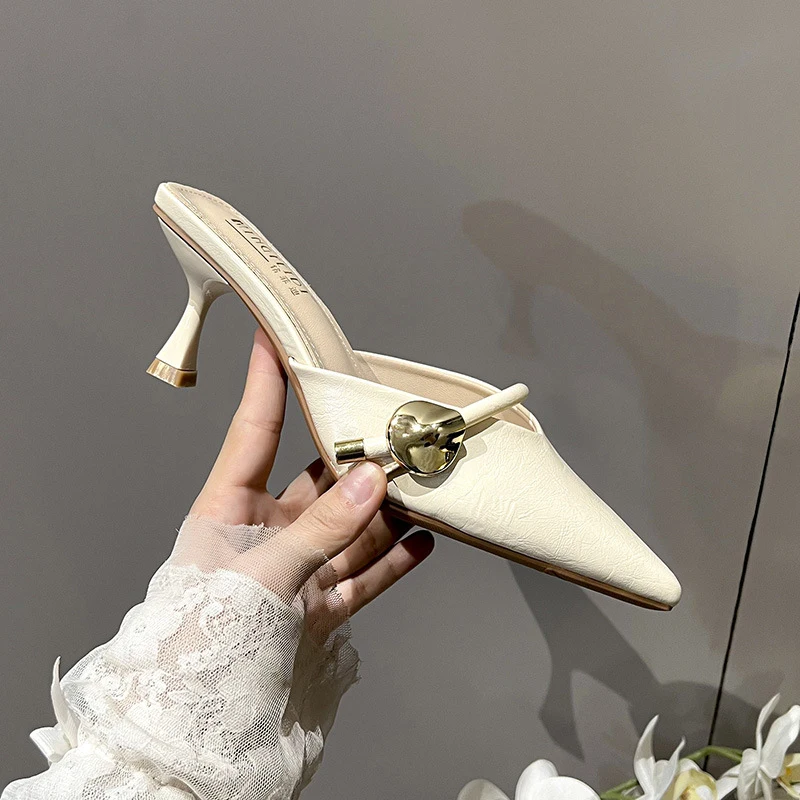 2026New summer outdoor closed-toe half-slippers with thin high heels, women's pointed-toe versatile sandals
2026New summer outdoor closed-toe half-slippers with thin high heels, women's pointed-toe versatile sandals