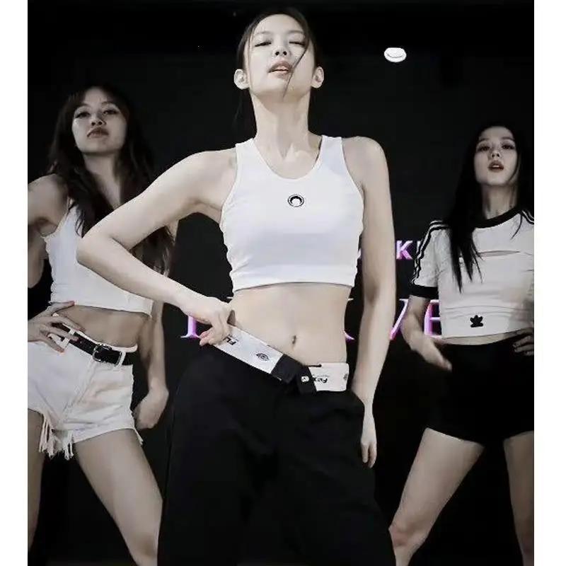 Сексуальный вышитый жилет для женщин, уличный стиль, облегающий, из смесового хлопка, нижняя одежда, майка, разная длина и цвета
Сексуальный вышитый жилет для женщин, уличный стиль, облегающий, из смесового хлопка, нижняя одежда, майка, разная длина и цвета