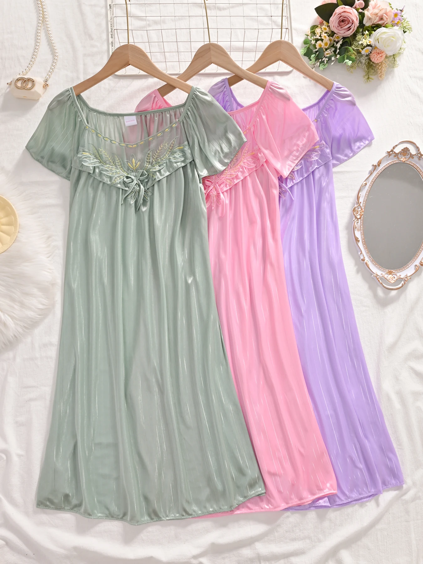 3-Piece Set Women's Elegant Casual Sleepwear Dress V-Neck Lace Short Sleeve Nightgown Comfortable Breathable Soft Fabric Machine
3-Piece Set Women's Elegant Casual Sleepwear Dress V-Neck Lace Short Sleeve Nightgown Comfortable Breathable Soft Fabric Machine