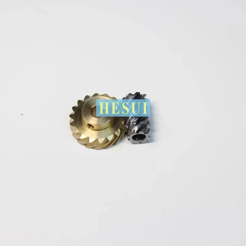 45 degrees staggered tooth helical gear metal gear steering gear reversing wheel 18 teeth and 8 teeth brass
45 degrees staggered tooth helical gear metal gear steering gear reversing wheel 18 teeth and 8 teeth brass