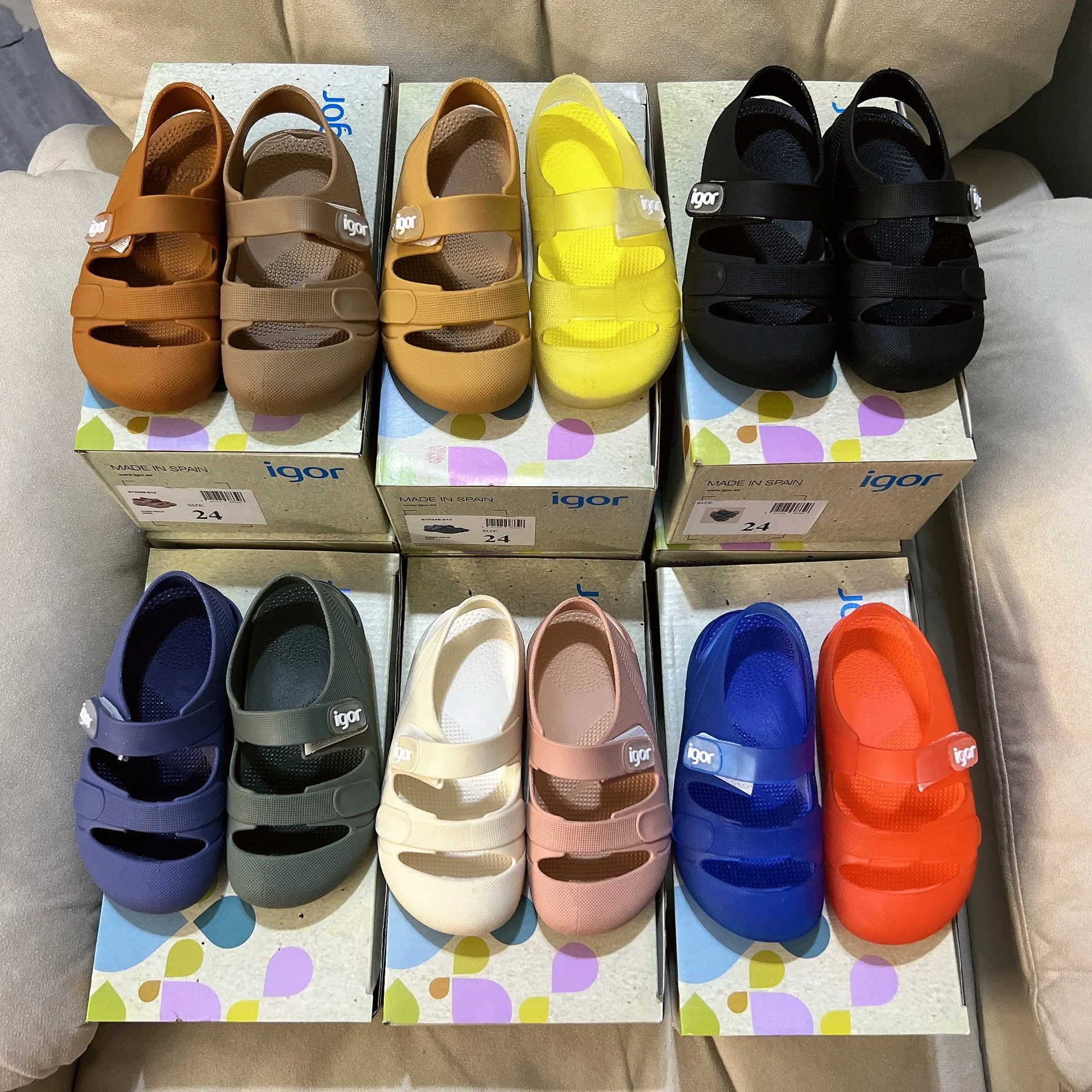 Summer 2026 New 13 Kind Colors Baby Kids Baotou Sandals Children's Waterproof Beach Shoes Girls Boys' Flat Non-slip Jelly Shoes
Summer 2026 New 13 Kind Colors Baby Kids Baotou Sandals Children's Waterproof Beach Shoes Girls Boys' Flat Non-slip Jelly Shoes