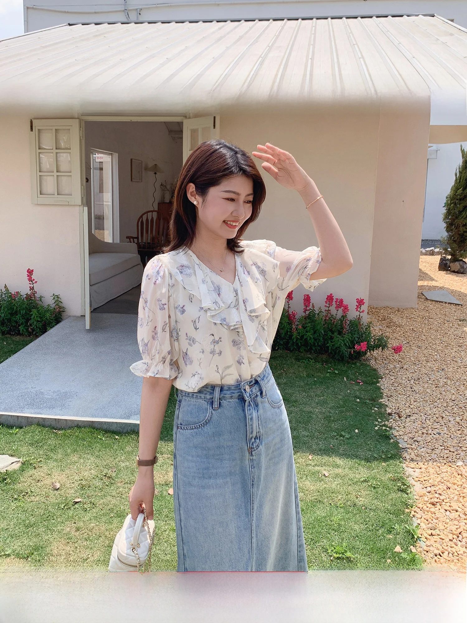 Zillal Summer Floral Print V-Neck Short Sleeve Women's Shirt Versatile Chiffon Blouse Commute Style Loose Fit Regular Length
Zillal Summer Floral Print V-Neck Short Sleeve Women's Shirt Versatile Chiffon Blouse Commute Style Loose Fit Regular Length