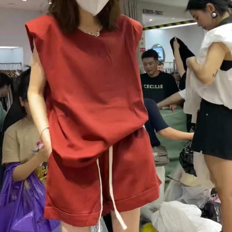 Повседневная футболка Spor oulder Pad, круглая футболка Ne Svel, комплект с эластичной резинкой на талии, лето 2023, хлопковый комплект Faion для женщин
Повседневная футболка Spor oulder Pad, круглая футболка Ne Svel, комплект с эластичной резинкой на талии, лето 2023, хлопковый комплект Faion для женщин