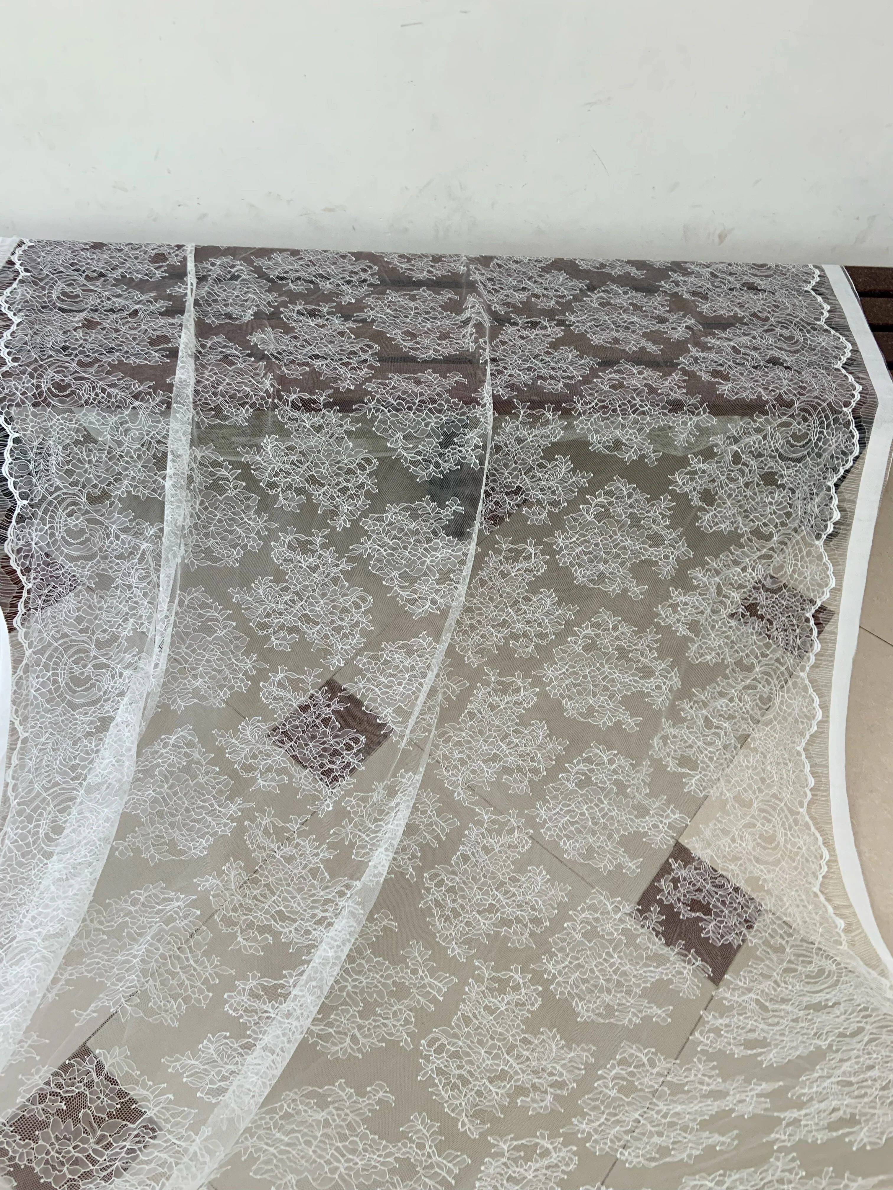 1yard White eyelash lace matirial fabric for dress Creative background clothing Wedding Dress DIY designer fabric
1yard White eyelash lace matirial fabric for dress Creative background clothing Wedding Dress DIY designer fabric