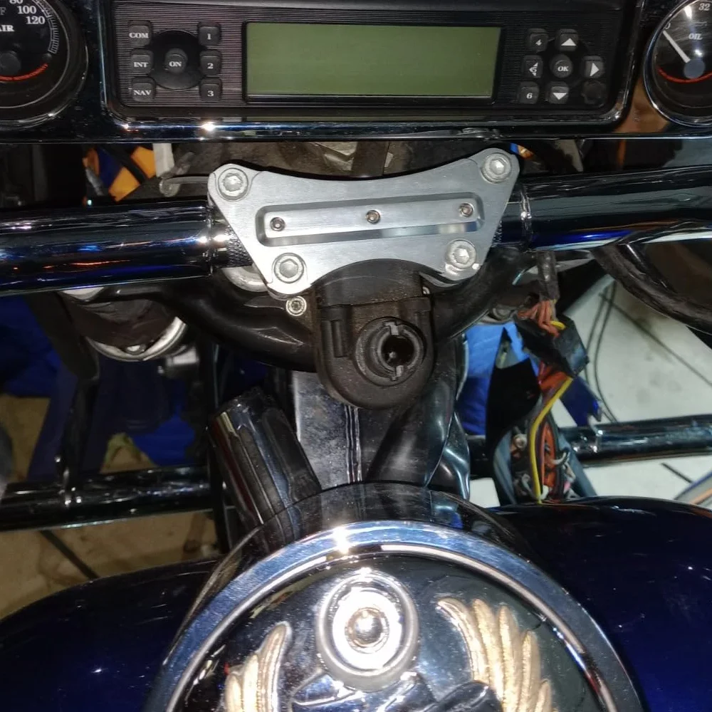 Motorcycle Handlebar Riser Clamp For Harley Ultra Classic Electra Glide Sportster Street Glide Road Glide King Touring 1997-2019
Motorcycle Handlebar Riser Clamp For Harley Ultra Classic Electra Glide Sportster Street Glide Road Glide King Touring 1997-2019