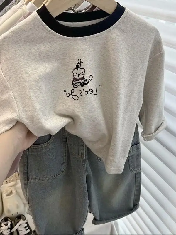 Korean Sle Long Sve Cotton T-irt for Boys Baby Cartoon Splice Color Base Layer Top 2026 New Children's Versatile Clothes
Korean Sle Long Sve Cotton T-irt for Boys Baby Cartoon Splice Color Base Layer Top 2026 New Children's Versatile Clothes