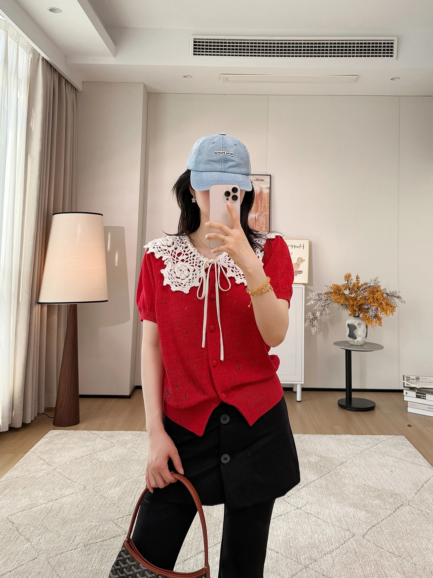 Red Lace Doll Collar Linen Knitted Cardigan Women Hollow Bubble Sleeve Belted Short Sleeve Elegance Top Casual Style Loose Fit
Red Lace Doll Collar Linen Knitted Cardigan Women Hollow Bubble Sleeve Belted Short Sleeve Elegance Top Casual Style Loose Fit