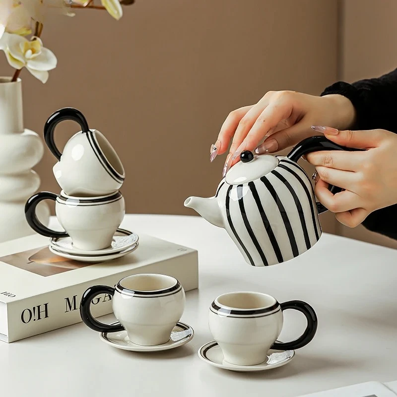 Black and White Striped Mugs Porcelain Cup&saucer Teapot Set Coffee Mug Dining Table Afternoon Tea Teacup Fruits Juice Cup
Black and White Striped Mugs Porcelain Cup&saucer Teapot Set Coffee Mug Dining Table Afternoon Tea Teacup Fruits Juice Cup