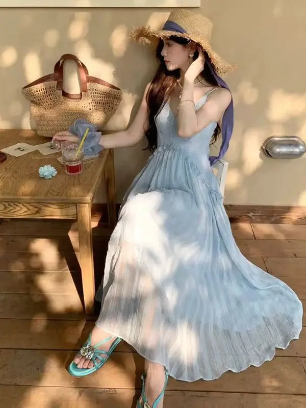 Синее летнее макси-платье без бретелек с завышенной талией, из полиэстера, А-силуэт, без рукавов, с V-образным вырезом, для повседневной носки
Синее летнее макси-платье без бретелек с завышенной талией, из полиэстера, А-силуэт, без рукавов, с V-образным вырезом, для повседневной носки