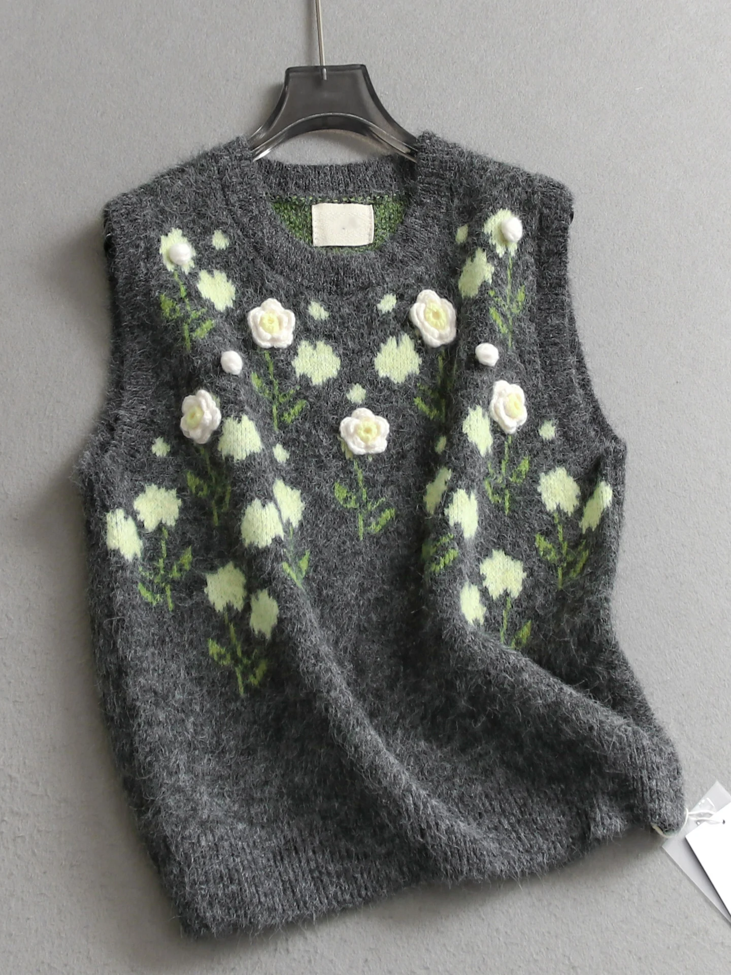 Loose Knitted round Neck Vest Women's Outerwear Summer New Style Anti-Aging 3D Flower Design Fashionable Versatile Nylon Mate...
Loose Knitted round Neck Vest Women's Outerwear Summer New Style Anti-Aging 3D Flower Design Fashionable Versatile Nylon Mate...