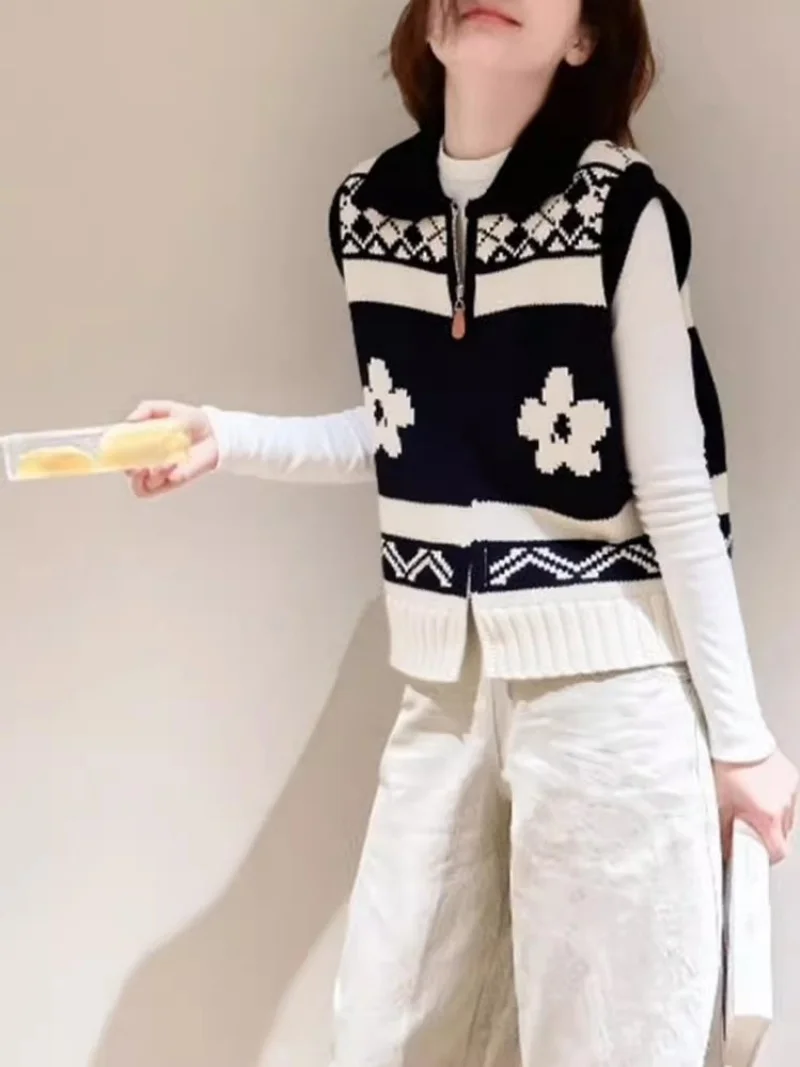 Women's Retro Lapel Collar Jacquard Knitted Sweater Vest, Spring Sleeveless Zip Up Tops, Casual Open Front Knitwear Vest J206
Women's Retro Lapel Collar Jacquard Knitted Sweater Vest, Spring Sleeveless Zip Up Tops, Casual Open Front Knitwear Vest J206