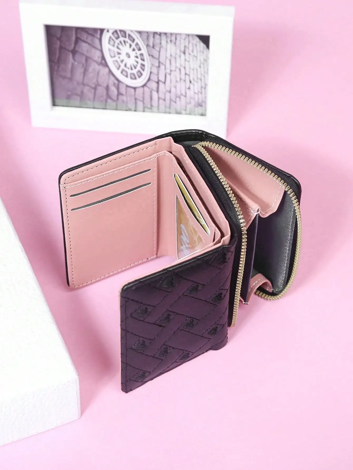 Heart-Shaped Wallet, Fine Stitching Details, Zipper Design, Portable PU Leather Material For ID, Cash, Credit Cards, Minimalist & Modern Business Style, Suitable For Anniversary, Christmas, Valentine's Day, Birthday, Ideal Gift For Lover, Lady Or Female
Heart-Shaped Wallet, Fine Stitching Details, Zipper Design, Portable PU Leather Material For ID, Cash, Credit Cards, Minimalist & Modern Business Style, Suitable For Anniversary, Christmas, Valentine's Day, Birthday, Ideal Gift For Lover, Lady Or Female