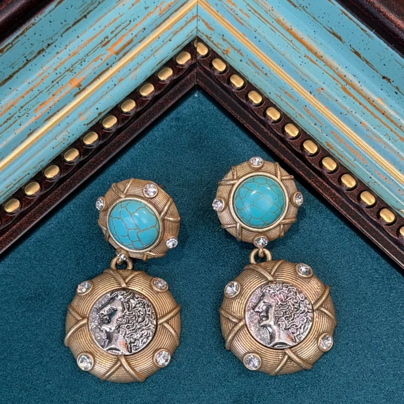 Vintage Round Turquoise Earring Human Avatar Jewelry Luxury Antique Gold Plated Rhinestone Designer Brands High Quality Vacation
Vintage Round Turquoise Earring Human Avatar Jewelry Luxury Antique Gold Plated Rhinestone Designer Brands High Quality Vacation
