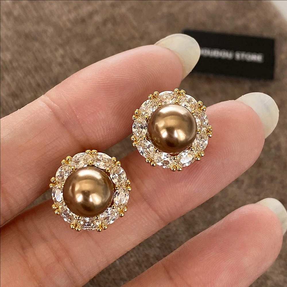 Silvery-needle Zircon Round Pearl Studs Retro Exquisite Elegant Earrings Light Luxury and High-end Niche Jewelry for Women
Silvery-needle Zircon Round Pearl Studs Retro Exquisite Elegant Earrings Light Luxury and High-end Niche Jewelry for Women