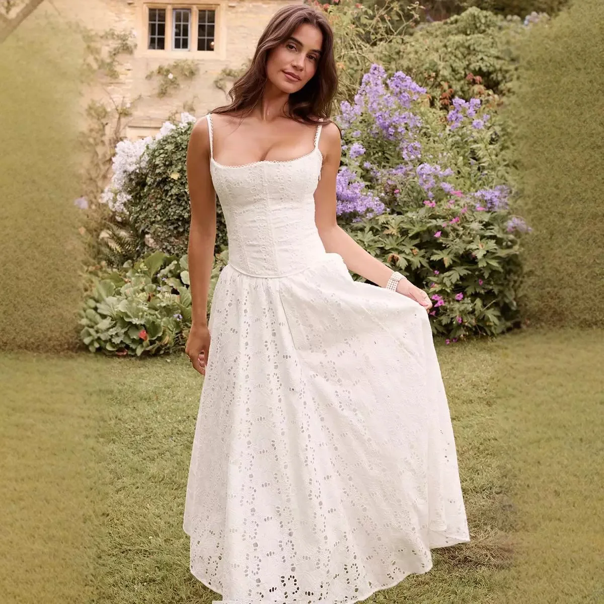 Suninheart Embroidered Camisole Top Women's 2025 Summer New Style Vacation Style White Large Skirt Long Skirt Two-piece Set
Suninheart Embroidered Camisole Top Women's 2025 Summer New Style Vacation Style White Large Skirt Long Skirt Two-piece Set