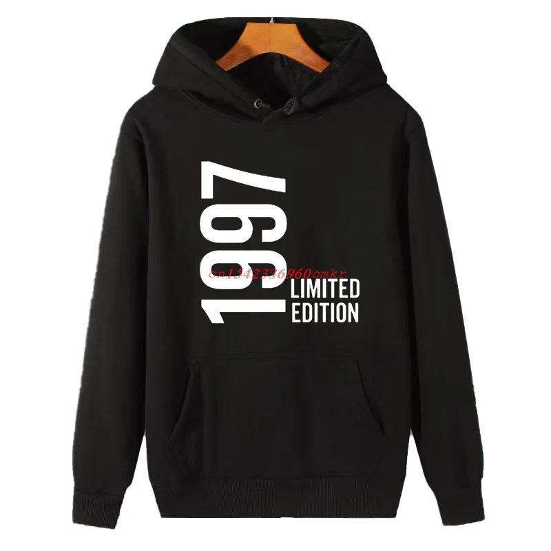 Рожденный в 1997, забавные толстовки с капюшоном и рисунком дня рождения, зимняя флисовая толстовка с капюшоном, новые модные толстовки и блузки, мужская одежда
Рожденный в 1997, забавные толстовки с капюшоном и рисунком дня рождения, зимняя флисовая толстовка с капюшоном, новые модные толстовки и блузки, мужская одежда