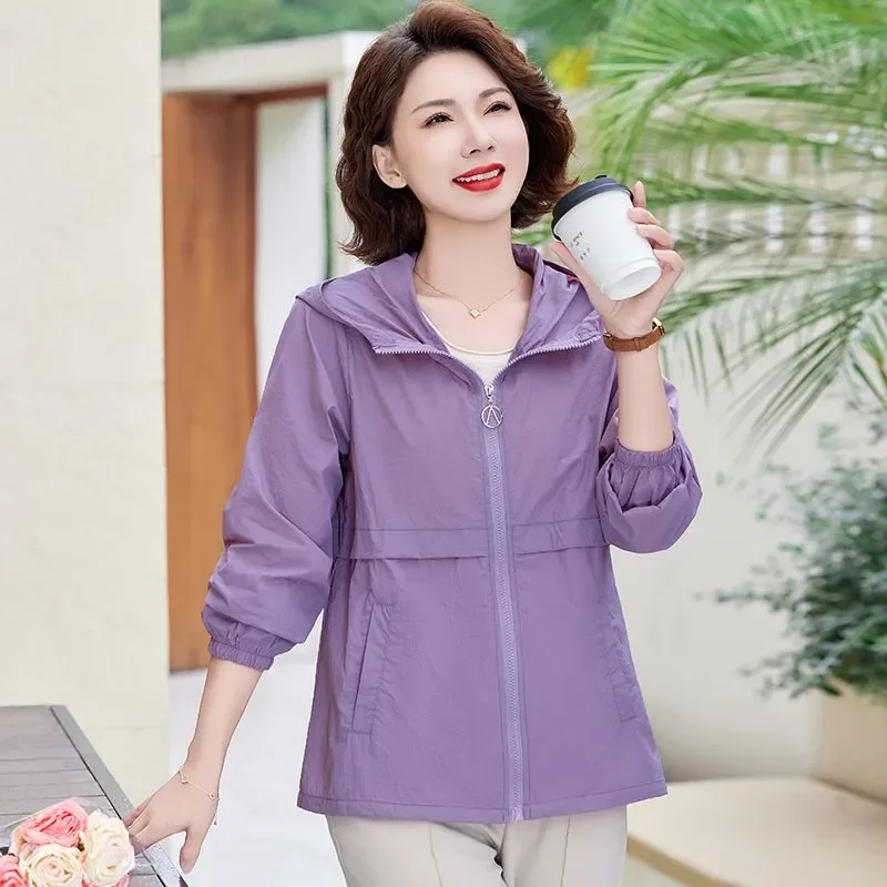 Womens Hooded Zip Up Thin Breathable Middle Aged Short Casual Coat
Womens Hooded Zip Up Thin Breathable Middle Aged Short Casual Coat