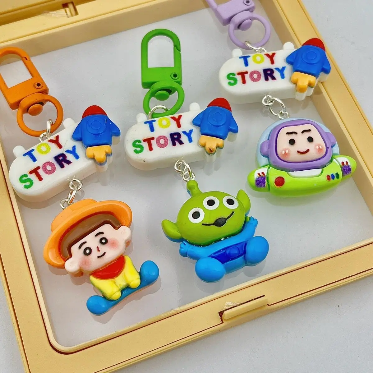 3Pcs/set Super Cute Anime Toy Story Themed Keychains Woody Buzz Doll Key Chains Couple Bag Pendants Keychain Accessories Toy
3Pcs/set Super Cute Anime Toy Story Themed Keychains Woody Buzz Doll Key Chains Couple Bag Pendants Keychain Accessories Toy