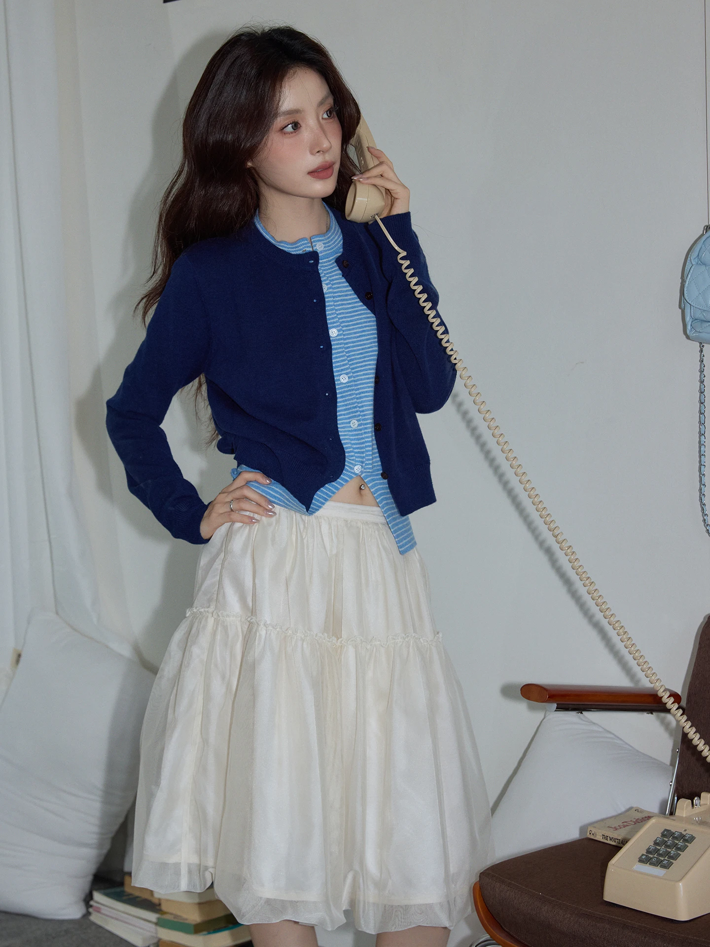 Chic Korean Style plus Size Blue Long Sleeve Knitted Cardigan Women's round Neck Slim Fit Striped Top Spring Fashion Essential
Chic Korean Style plus Size Blue Long Sleeve Knitted Cardigan Women's round Neck Slim Fit Striped Top Spring Fashion Essential