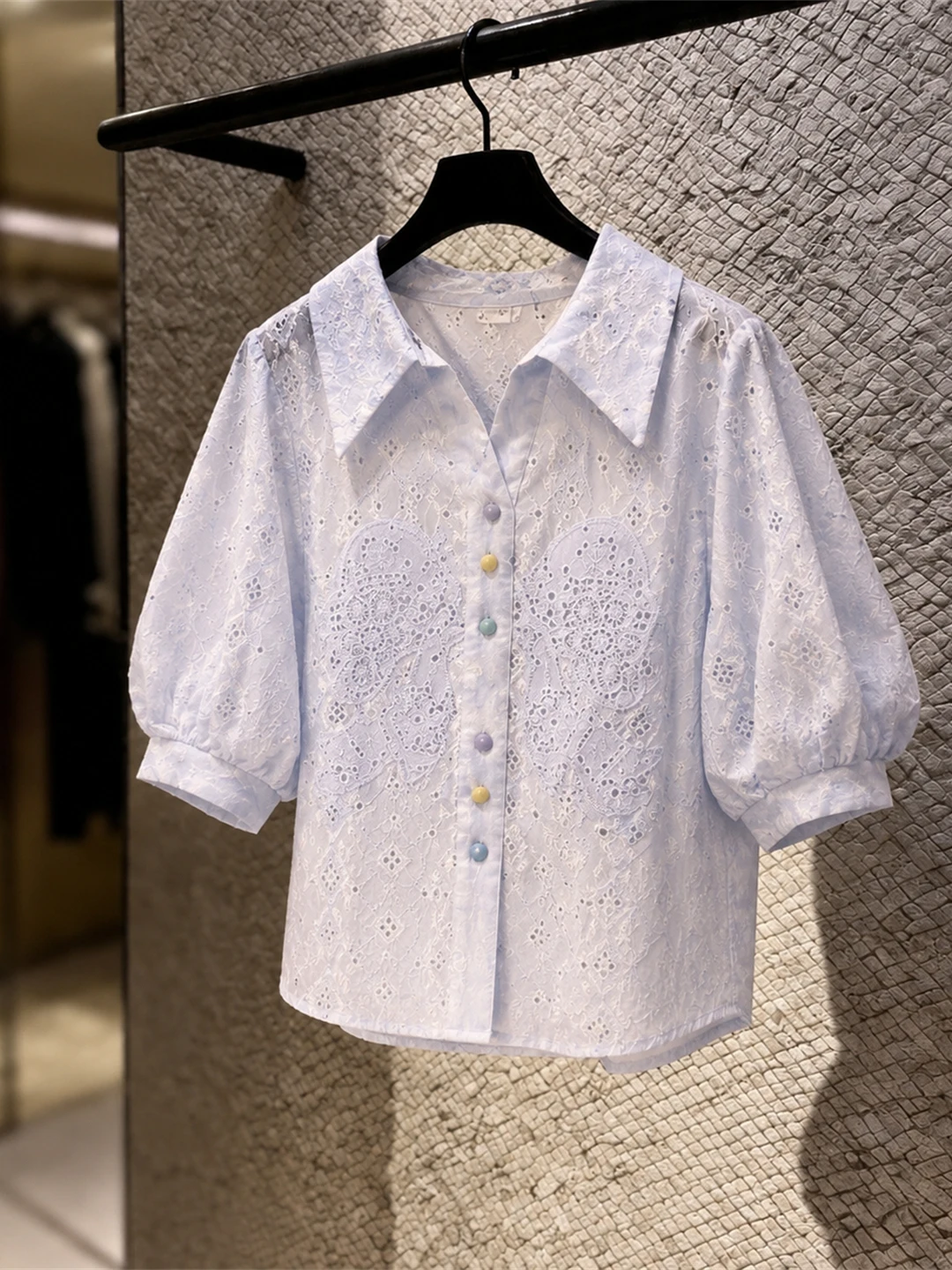Retro Collar Short Sleeve Loose Fit Elegant Style Women's Shirt Versatile Casual Fashion Summer 2026 Silk Top
Retro Collar Short Sleeve Loose Fit Elegant Style Women's Shirt Versatile Casual Fashion Summer 2026 Silk Top