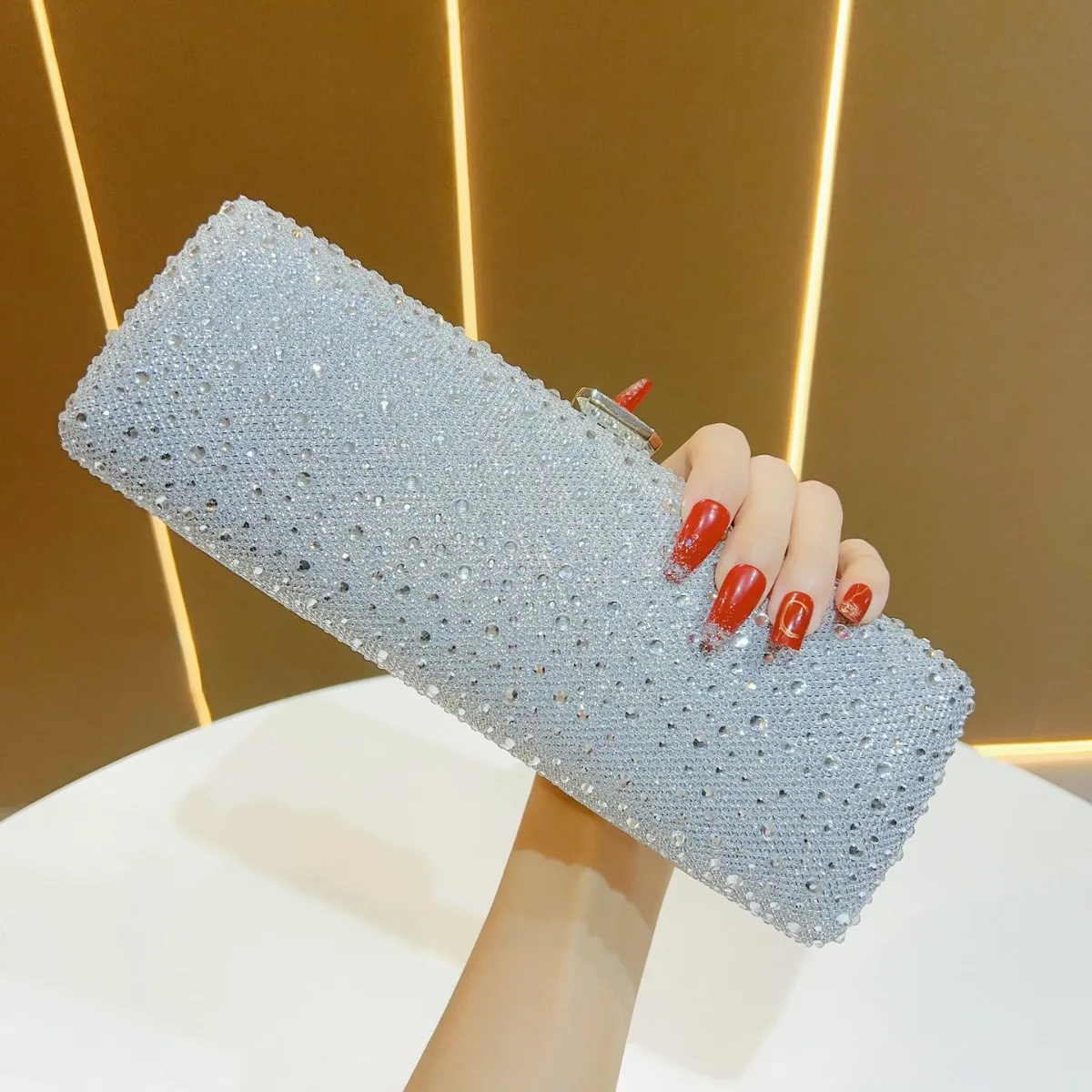 2025 New Elegant Diamond Evening Bags For Women Long Wallet Chain Shoulder Crossbody Bags Ladies Party Wedding Clutch
2025 New Elegant Diamond Evening Bags For Women Long Wallet Chain Shoulder Crossbody Bags Ladies Party Wedding Clutch