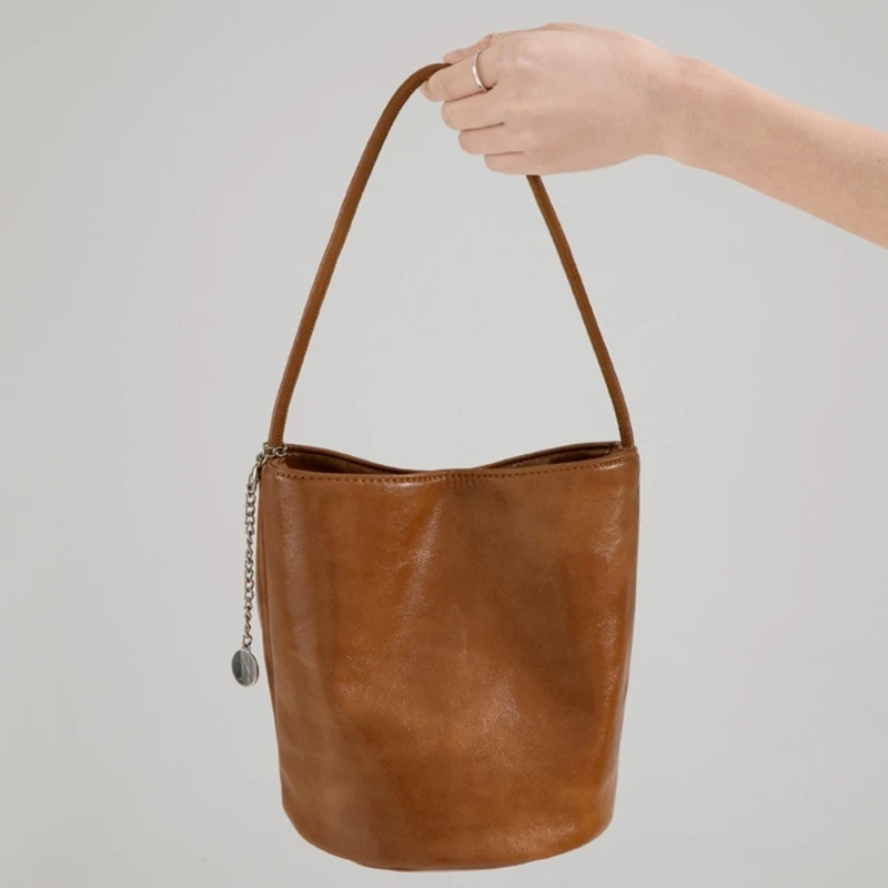 X5XA Soft Leather Bucket Bag With Spacious Interior Shoulder Bag For Modern Women
X5XA Soft Leather Bucket Bag With Spacious Interior Shoulder Bag For Modern Women