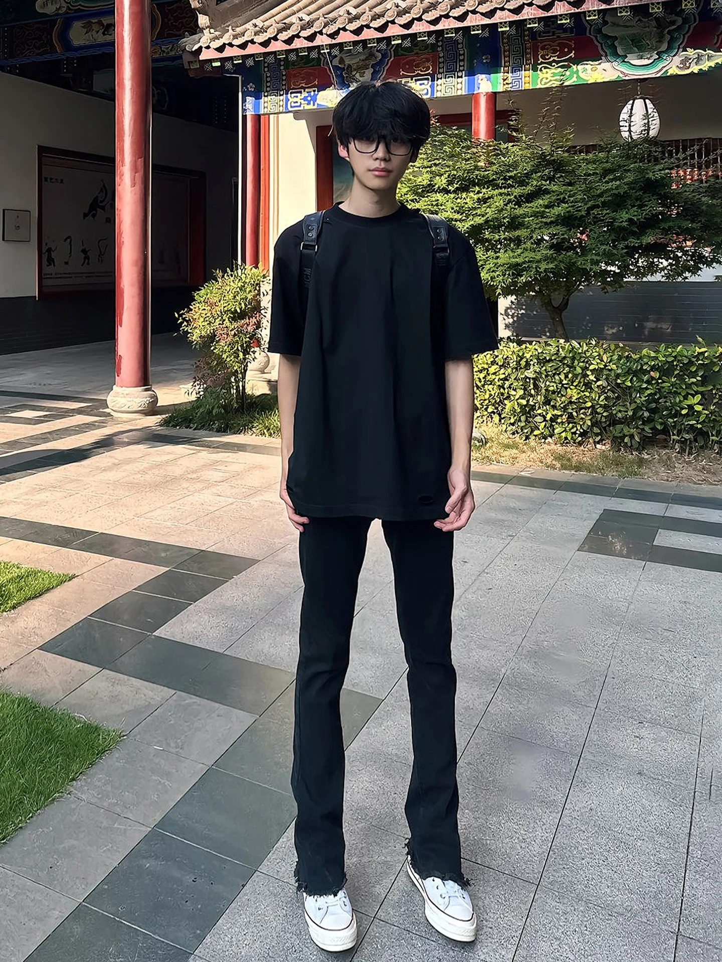 Черные джинсы Slim Fit с широкими штанинами в американском стиле High Street, молодежные повседневные брюки из смесового хлопка и полиэстера, износостойкие, прямого кроя.
Черные джинсы Slim Fit с широкими штанинами в американском стиле High Street, молодежные повседневные брюки из смесового хлопка и полиэстера, износостойкие, прямого кроя.