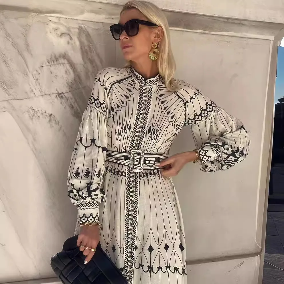 Свободное повседневное платье в стиле ретро с рукавами-фонариками и поясом, женское модное платье с длинными рукавами и принтом, с круглым вырезом и завязкой на талии
Свободное повседневное платье в стиле ретро с рукавами-фонариками и поясом, женское модное платье с длинными рукавами и принтом, с круглым вырезом и завязкой на талии