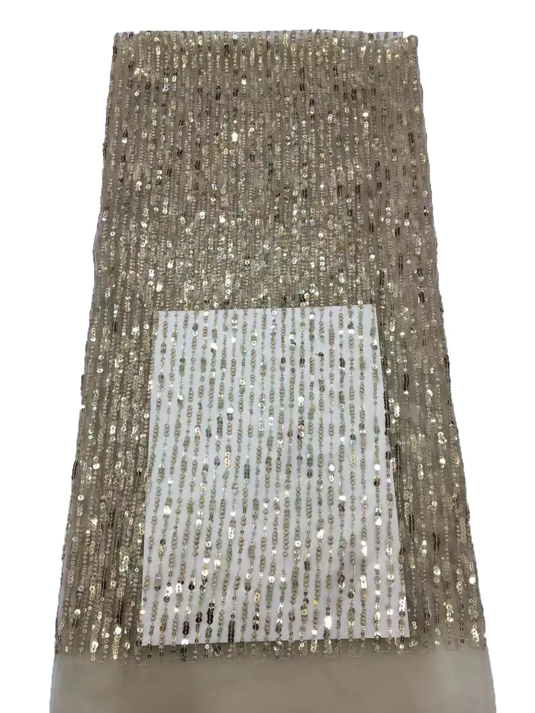 New 3+ 5cm laminated precision flat embroidered lightning vertical bar, high-end African fashion dress, excellent price!
New 3+ 5cm laminated precision flat embroidered lightning vertical bar, high-end African fashion dress, excellent price!