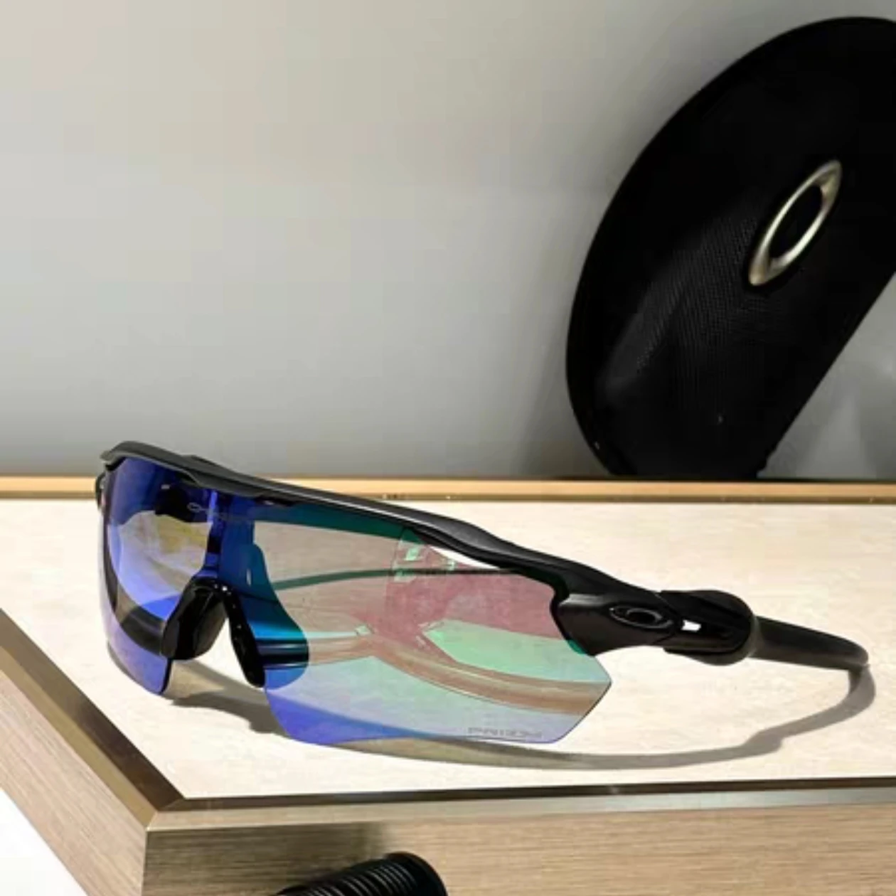 Photochromic Cycling & Running Sunglasses - Ultralight Windproof Sports Goggles for Men Women
Photochromic Cycling & Running Sunglasses - Ultralight Windproof Sports Goggles for Men Women