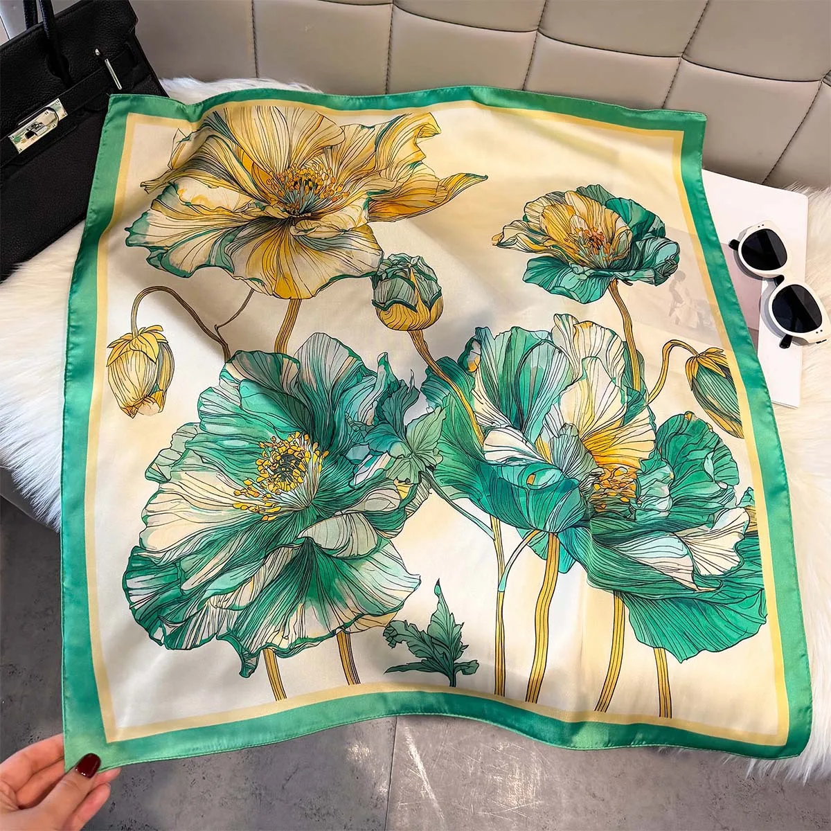 New Multi-functional 65x65cm Silk Scarf Women Bag Decoration Square Neckerchief Foulard Bandana Hairband Neck Hair Hijab Bufanda
New Multi-functional 65x65cm Silk Scarf Women Bag Decoration Square Neckerchief Foulard Bandana Hairband Neck Hair Hijab Bufanda
