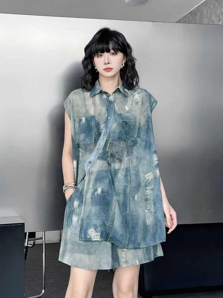 Fashionable Denim Print Set Women's Asymmetric Slit Shirt Elastic Waist Shorts Elegant Style Short Sleeve Button up Top
Fashionable Denim Print Set Women's Asymmetric Slit Shirt Elastic Waist Shorts Elegant Style Short Sleeve Button up Top