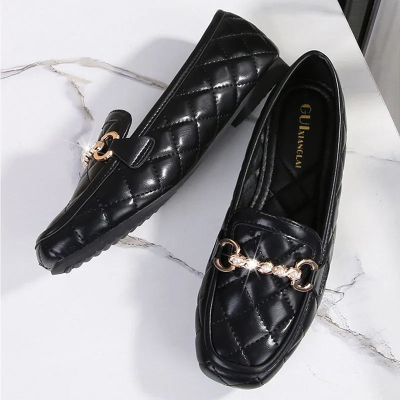 Женские лоферы, французские туфли-лодочки с квадратным носком, стильные жемчужные пряжки, ромбовидный узор, повседневная обувь из искусственной кожи, мягкая подошва, без шнуровки на плоской подошве
Женские лоферы, французские туфли-лодочки с квадратным носком, стильные жемчужные пряжки, ромбовидный узор, повседневная обувь из искусственной кожи, мягкая подошва, без шнуровки на плоской подошве