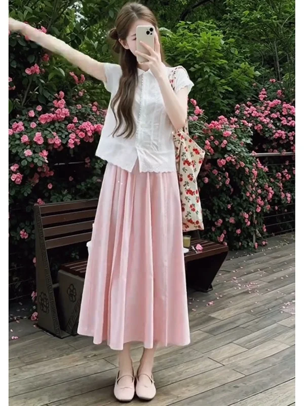 Sweet Pink Halter Neck Dress And White Button up Top Two Piece Set Fashionable Summer Outfit for Women Casual Style
Sweet Pink Halter Neck Dress And White Button up Top Two Piece Set Fashionable Summer Outfit for Women Casual Style