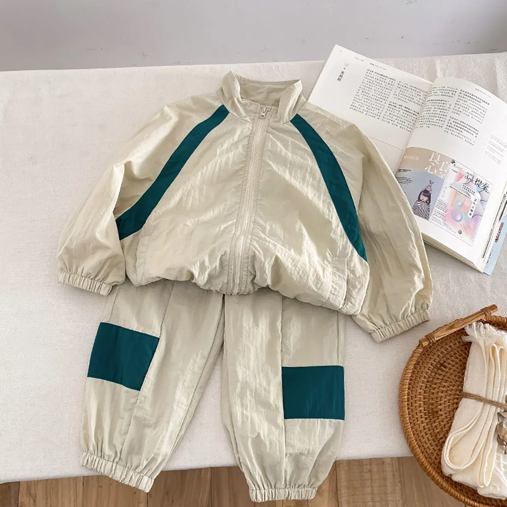2024 Spring New Boys Tracksuit Set Casual Patchwork Stand Collar Long Sleeved Zipper Coat+Sports Pants 2Pcs Children's Outfits
2024 Spring New Boys Tracksuit Set Casual Patchwork Stand Collar Long Sleeved Zipper Coat+Sports Pants 2Pcs Children's Outfits