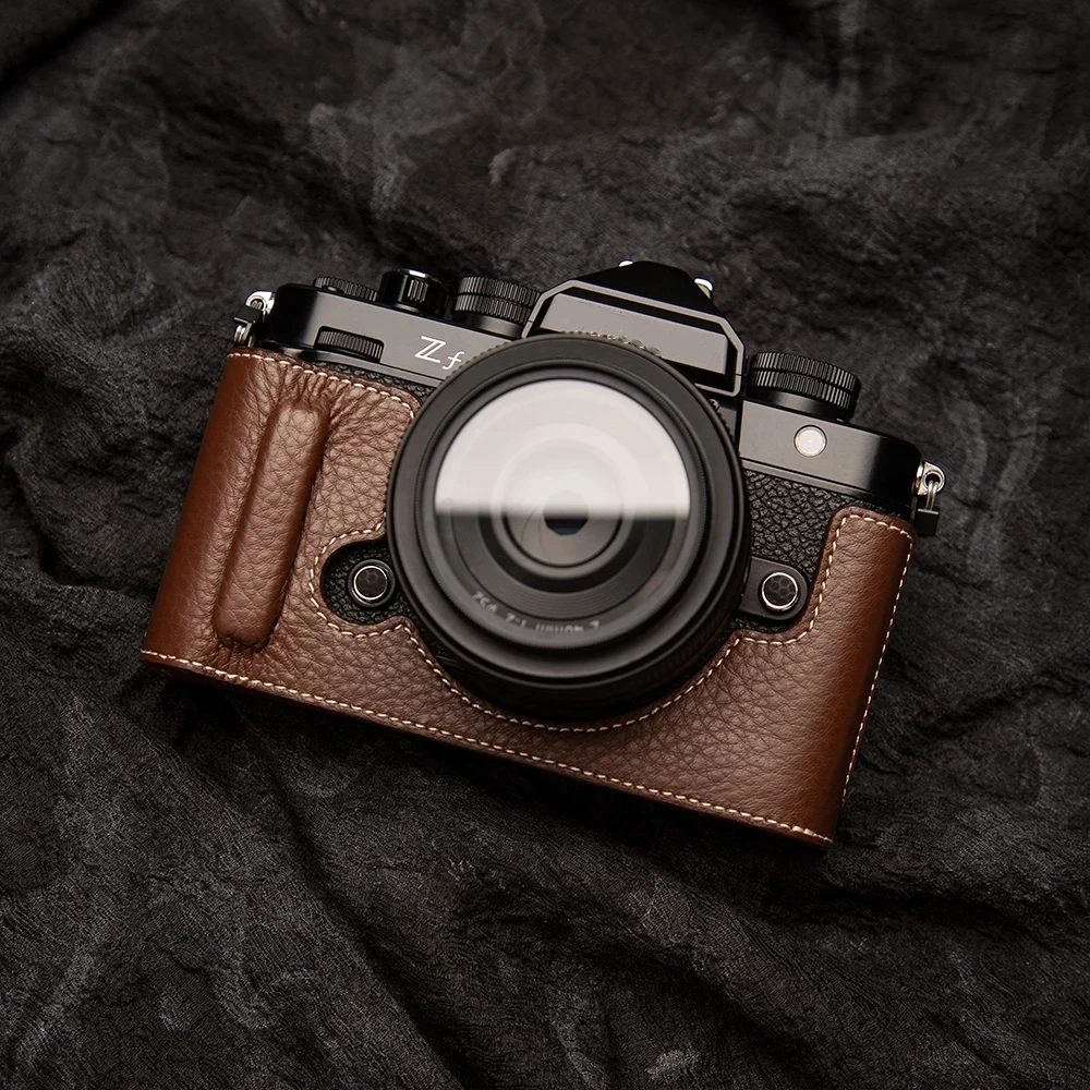 ZF Half Camera Case Cover for Nikon ZF Case Bag Zf Camera Bag Box Retro Genuine Leather Case Cover Camera Photography Bag
ZF Half Camera Case Cover for Nikon ZF Case Bag Zf Camera Bag Box Retro Genuine Leather Case Cover Camera Photography Bag