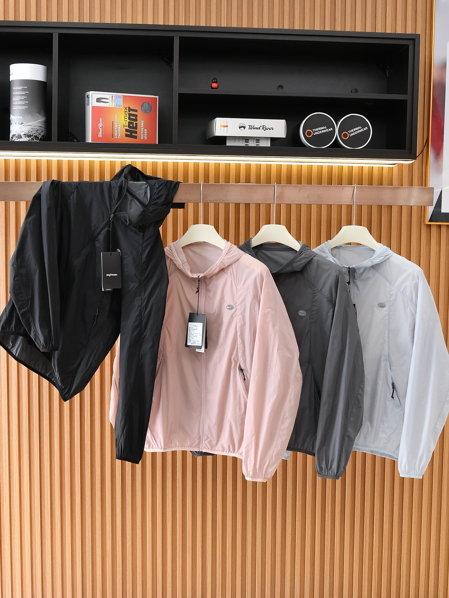 Men's Summer Outdoor Lightweight Breathable Skin Shirt Hat Hole Punching Casual Loose Fit Polyester Nylon Composite Fiber
Men's Summer Outdoor Lightweight Breathable Skin Shirt Hat Hole Punching Casual Loose Fit Polyester Nylon Composite Fiber