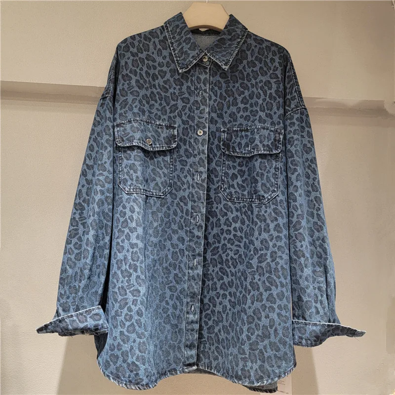 SuperAen Retro Leopard Print Denim Shirt for Women 2025 Autumn New Loose Casual and Fashion Shirts
SuperAen Retro Leopard Print Denim Shirt for Women 2025 Autumn New Loose Casual and Fashion Shirts
