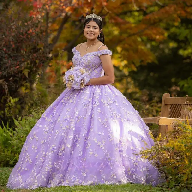 Customized Light Purple Pastoral Ball Gown Quinceanera Dress with Beads Sweetheart Lace Appliques Off Shoulder Lace up Beach Par
Customized Light Purple Pastoral Ball Gown Quinceanera Dress with Beads Sweetheart Lace Appliques Off Shoulder Lace up Beach Par