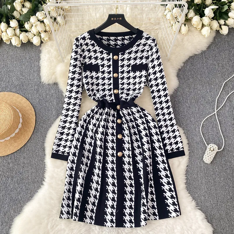 Knitted Dress Women's Autumn Vintage Plaid A-line Dress Temperament Round Neck Slim fitting long sleeved bottom Dress
Knitted Dress Women's Autumn Vintage Plaid A-line Dress Temperament Round Neck Slim fitting long sleeved bottom Dress