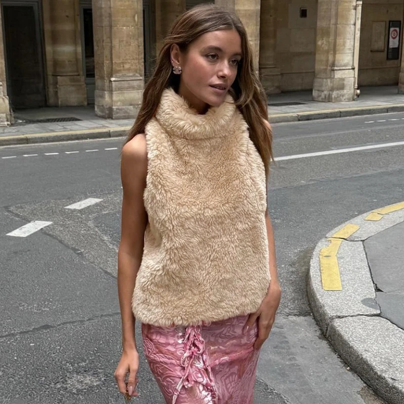 TARUXY Furry Turtleneck Vest Women's Tops Sleeveless Solid Loose Fashion Leisure Pullover Vest Autumn Winter Commuting Female
TARUXY Furry Turtleneck Vest Women's Tops Sleeveless Solid Loose Fashion Leisure Pullover Vest Autumn Winter Commuting Female