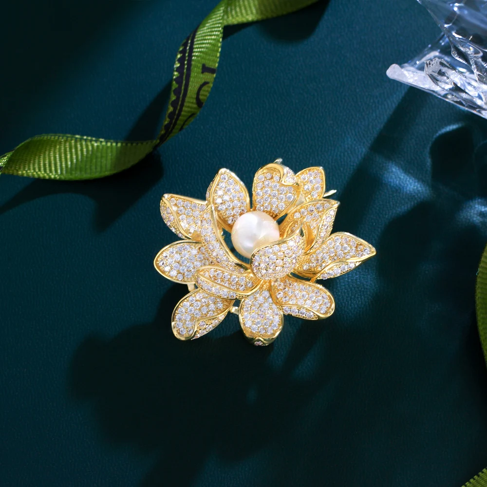 CWWZircons Elegant Cubic Zirconia Large Lotus Flower Pearl Brooch Pin for Women Luxury Party Wedding Bridal Jewelry Gifts XZ0024
CWWZircons Elegant Cubic Zirconia Large Lotus Flower Pearl Brooch Pin for Women Luxury Party Wedding Bridal Jewelry Gifts XZ0024