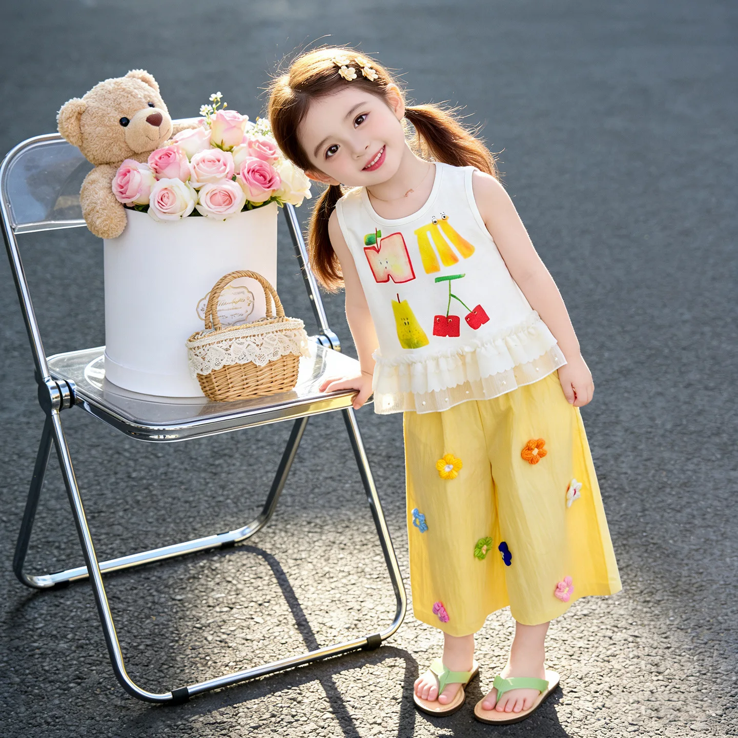 Girls' Summer Thin Set 2026 New Style Children's Stylish Top Wide Leg Pants Casual Two Piece Set
Girls' Summer Thin Set 2026 New Style Children's Stylish Top Wide Leg Pants Casual Two Piece Set